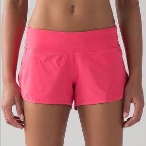 Coral Lululemon speed shorts !